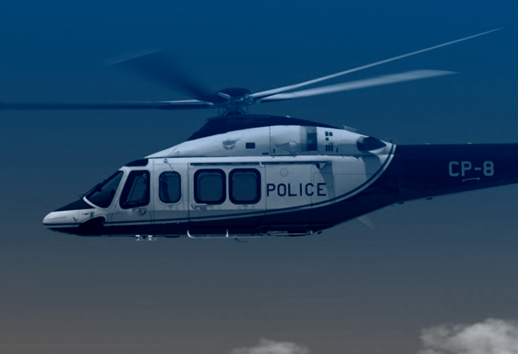キプロス警察のヘリコプターに接続された監視システム